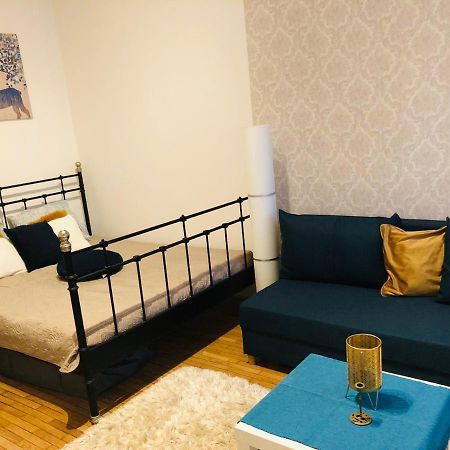 Butterfly Free Parking At Riverside Apartment Budapest Extérieur photo