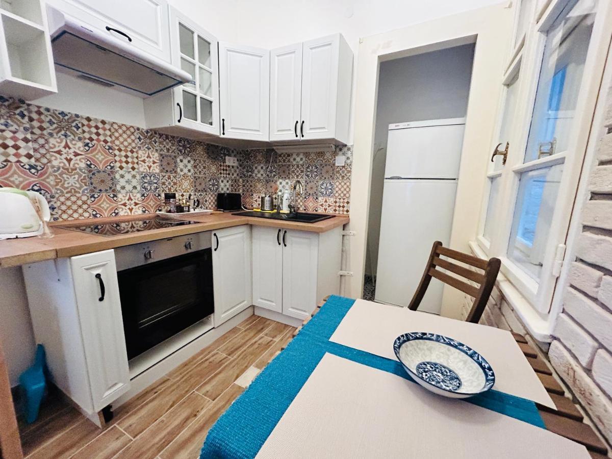 Butterfly Free Parking At Riverside Apartment Budapest Extérieur photo